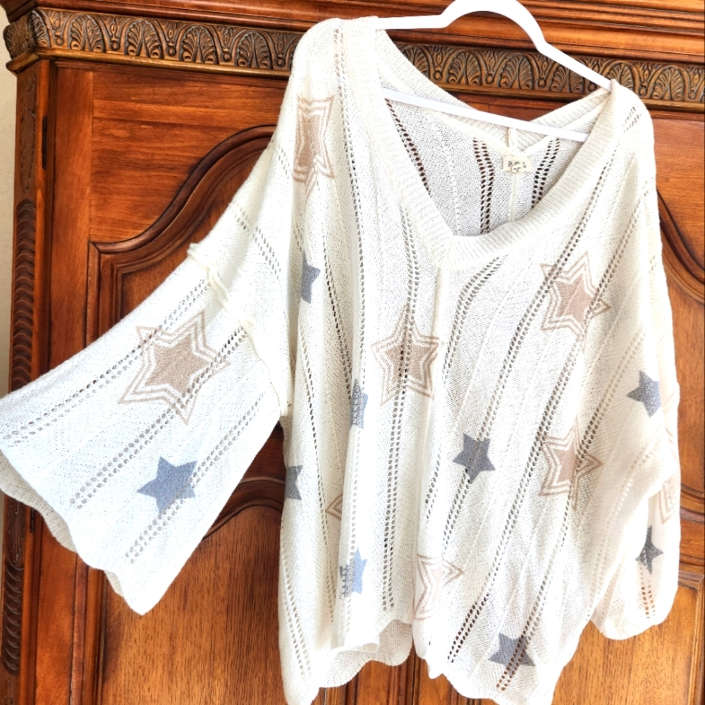 Vici V-Neck Star Sweater